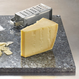 Grana Padano AOP extra pointe